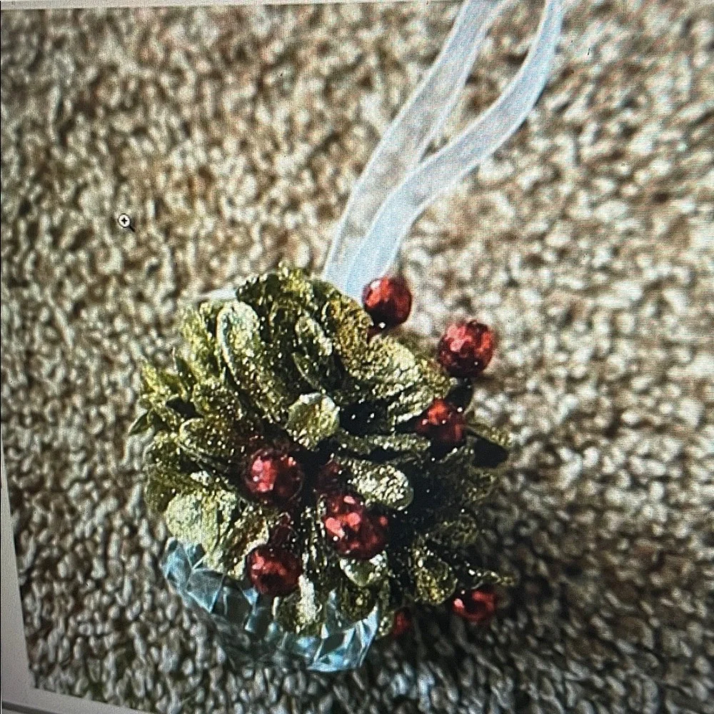 Small Ganz Kissing Krystals Mistletoe Christmas Ornament